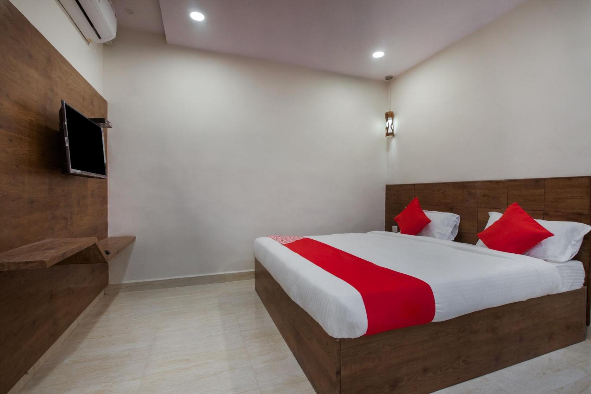 Super Hotel O Holiday Rani Gunj Opp Punjab National Bank Secundurabad Esterno foto