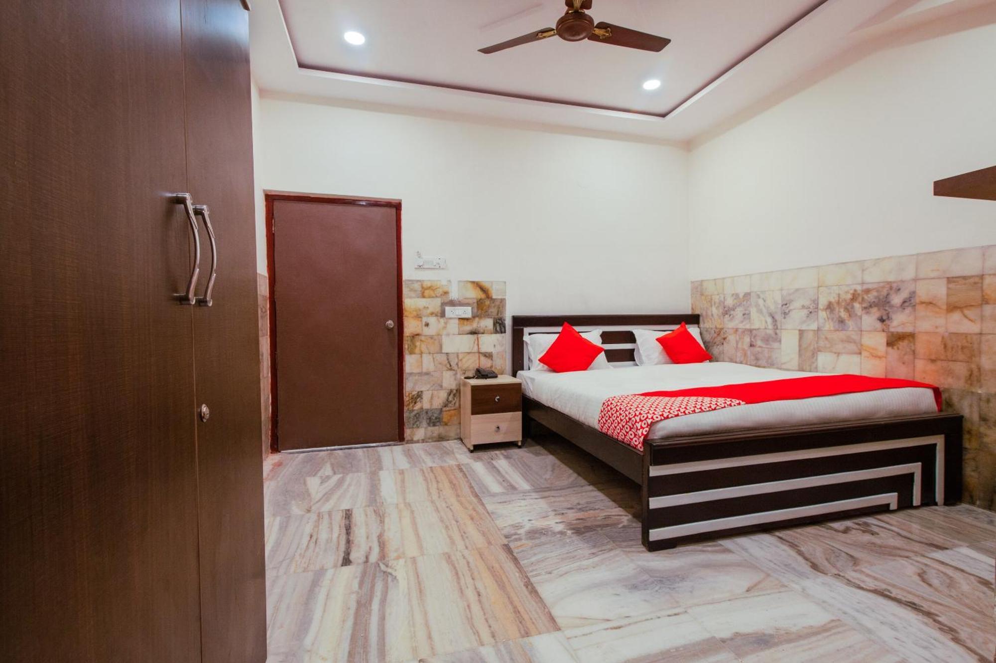 Super Hotel O Holiday Rani Gunj Opp Punjab National Bank Secundurabad Esterno foto