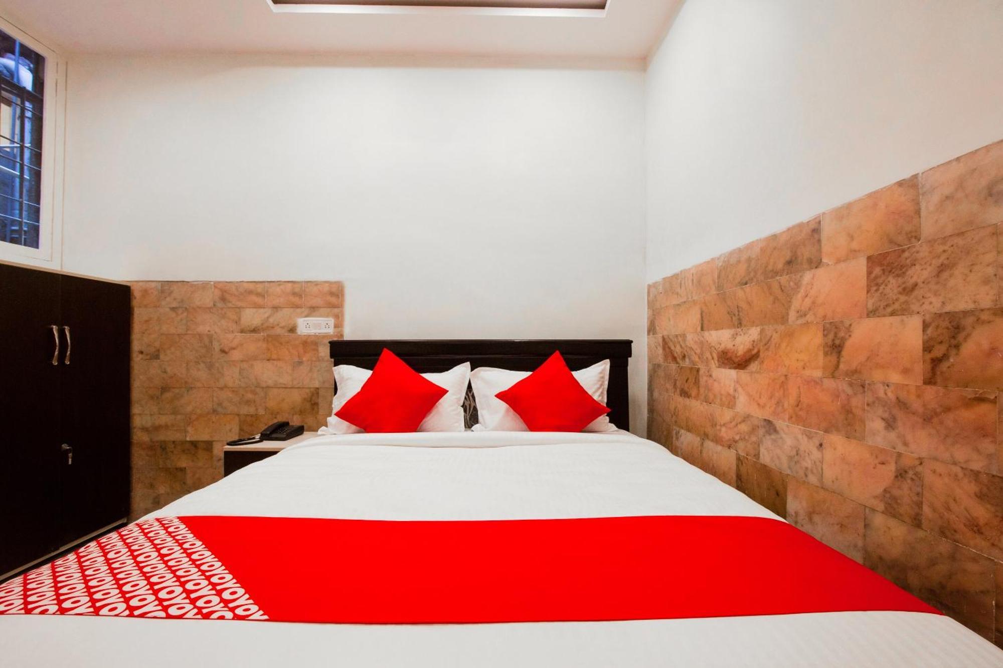Super Hotel O Holiday Rani Gunj Opp Punjab National Bank Secundurabad Esterno foto