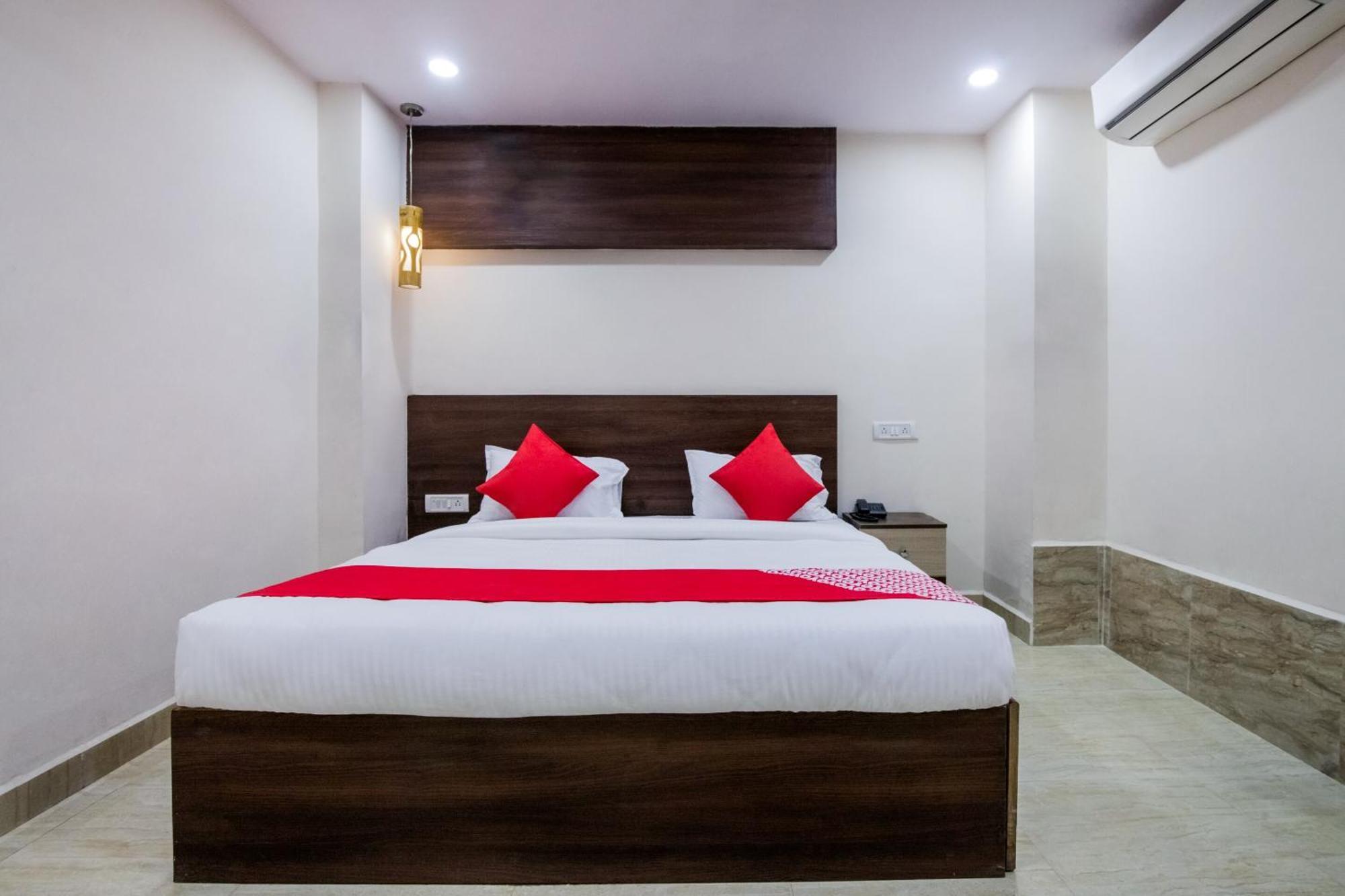 Super Hotel O Holiday Rani Gunj Opp Punjab National Bank Secundurabad Esterno foto