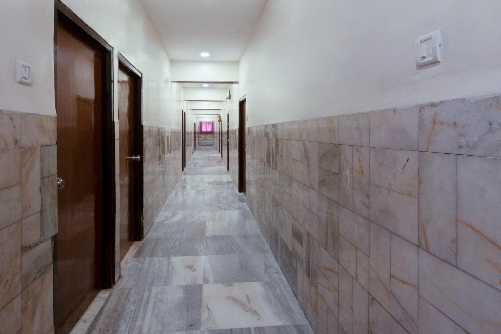 Super Hotel O Holiday Rani Gunj Opp Punjab National Bank Secundurabad Esterno foto