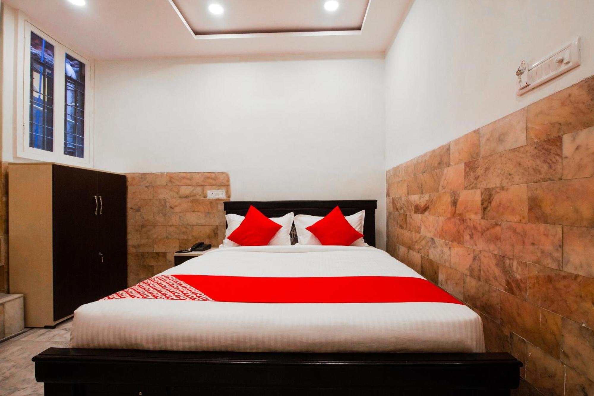 Super Hotel O Holiday Rani Gunj Opp Punjab National Bank Secundurabad Esterno foto